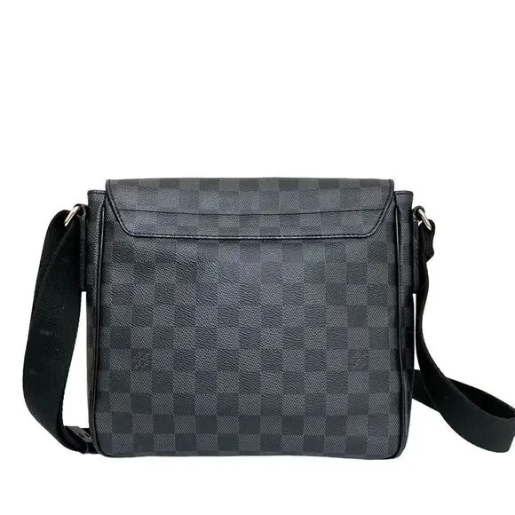LOUIS VUITTONโDamier Graphite District PM Shoulder Crossbody Bag ๐ผ - Picture 6 of 17